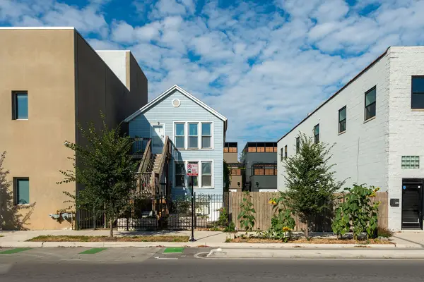 2050 W Grand Avenue, Chicago, IL 60612