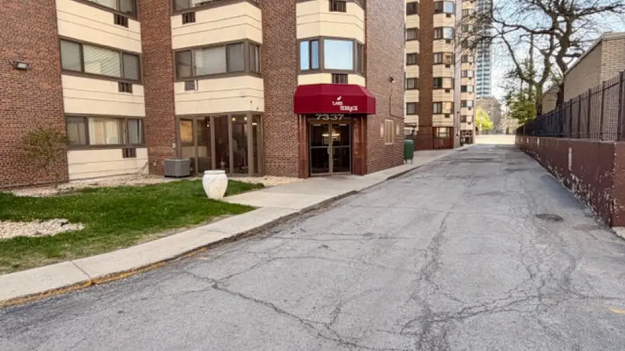 7337 S South Shore Drive #1424, Chicago, IL 60649 - #3
