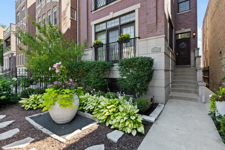 3921 N Greenview Avenue #1, Chicago, IL 60613 - #2
