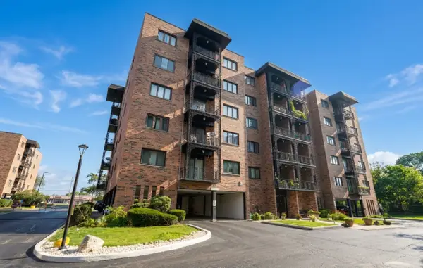 9332 Landings Lane #502, Des Plaines, IL 60016