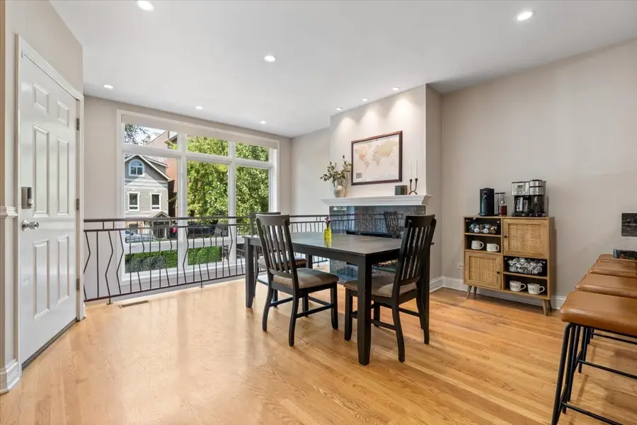 1517 N Bosworth Avenue #1, Chicago, IL 60642 - #2