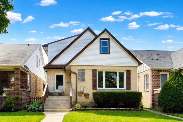 6744 N Oconto Avenue, Chicago, IL 60631