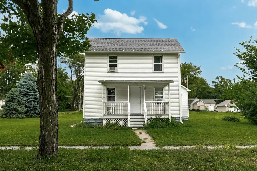 307 S Hickory Street, Wenona, IL 61377 - #2