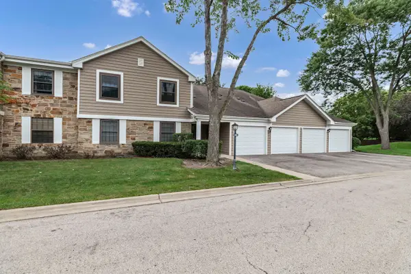 275 Kings Mill Court #C2, Schaumburg, IL 60193