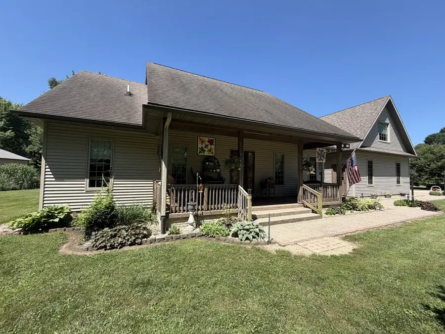 404 Timber Street, La Fayette, IL 61449 - #2