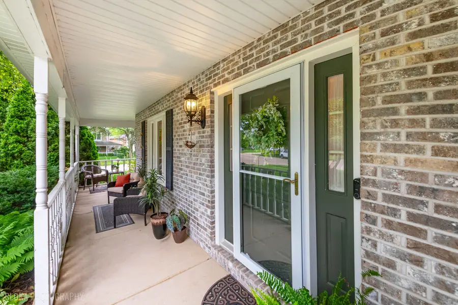 620 Canyon Lane, Elgin, IL 60123 - #2