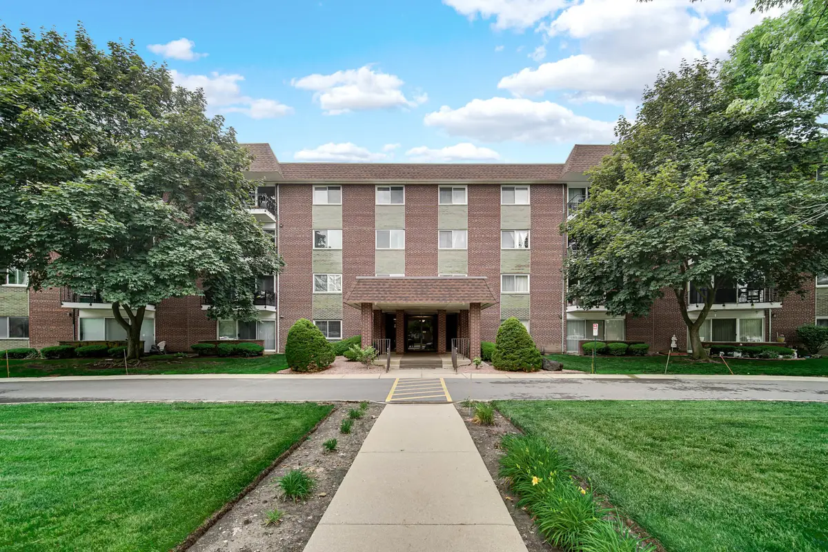 1030 S Fernandez Avenue S #4-M, Arlington Heights, IL 60005 - #1
