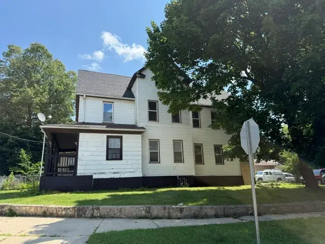 637 8th Street, Waukegan, IL 60085 - #2
