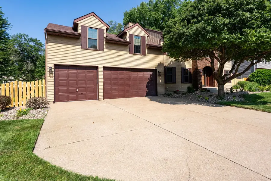 4490 Hamilton Drive, Bettendorf, IA 52722 - #2