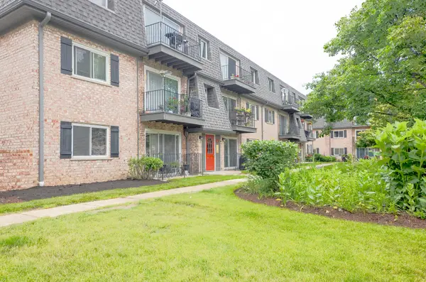 916 S Plum Grove Road #223, Palatine, IL 60067