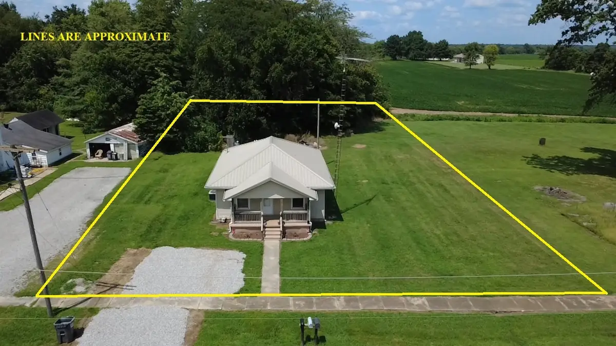 401 E Elm Street, Waltonville, IL 62894 - #1