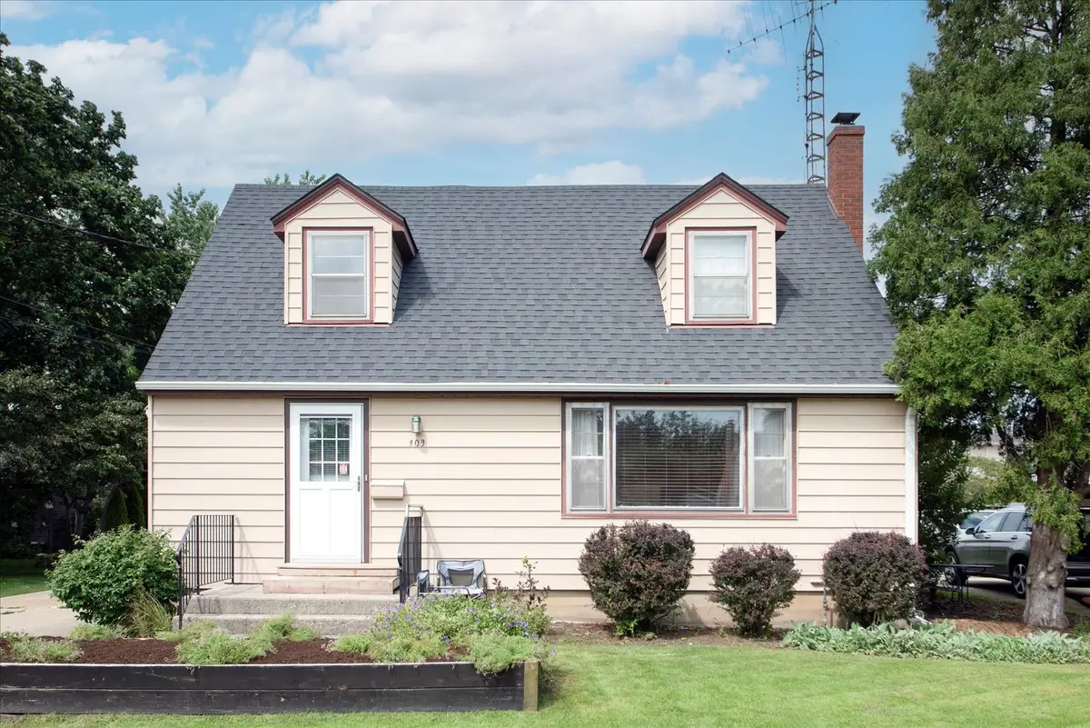 309 E Sunset Place, Dekalb, IL 60115 - #1