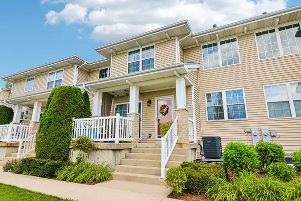 1214 Walnut Glen Drive, Crystal Lake, IL 60014