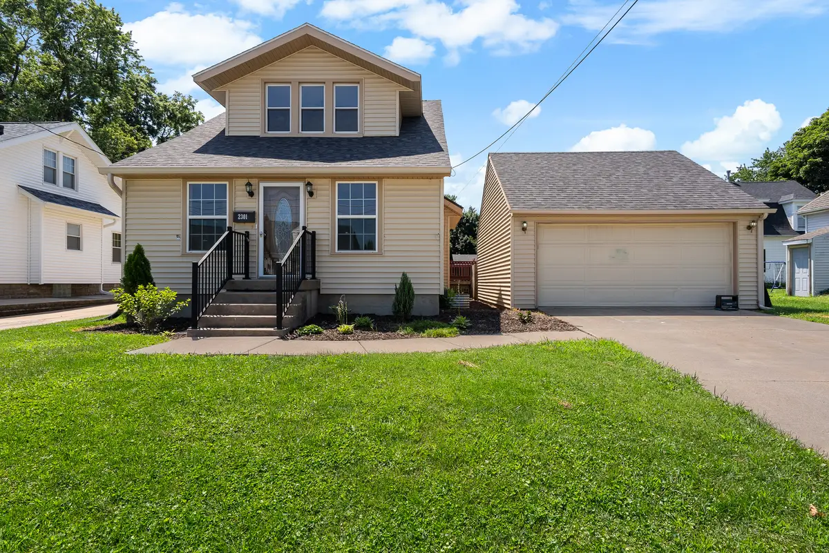 2301 Elm Street, Davenport, IA 52803 - #1