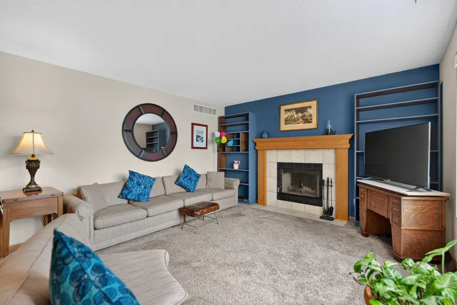 4432 Chesterfield Avenue, Rockford, IL 61109 - #2