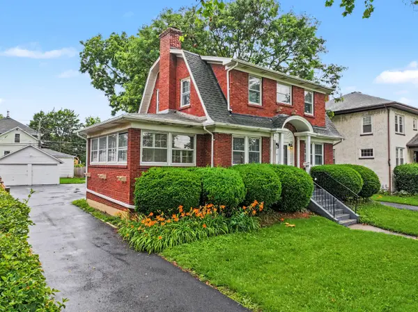 24 N Belmont Avenue, Arlington Heights, IL 60004