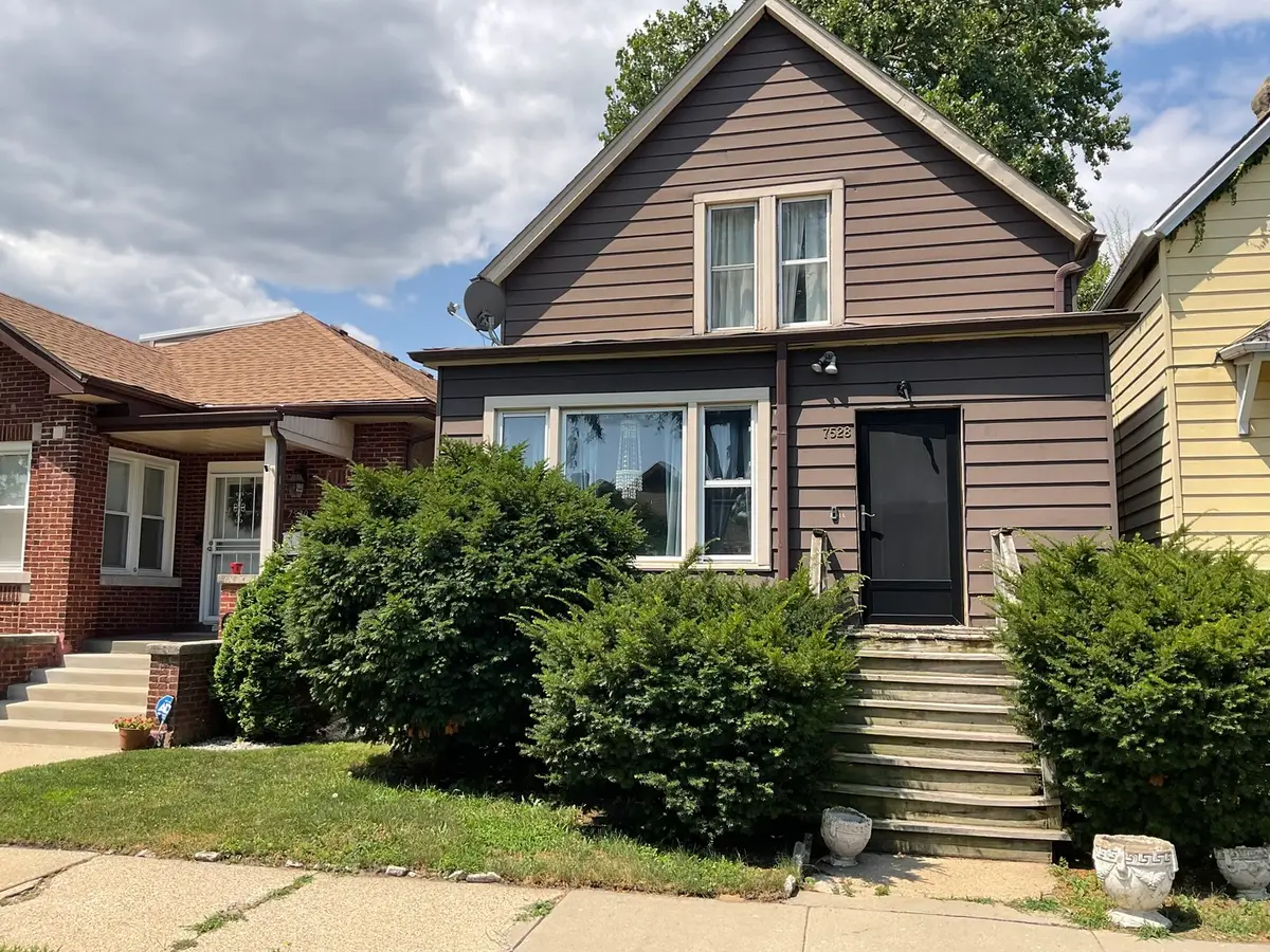 7528 S Merrill Avenue, Chicago, IL 60649 - #1