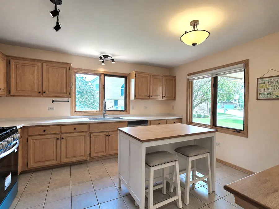 7700 Northfield Lane, Tinley Park, IL 60487 - #3