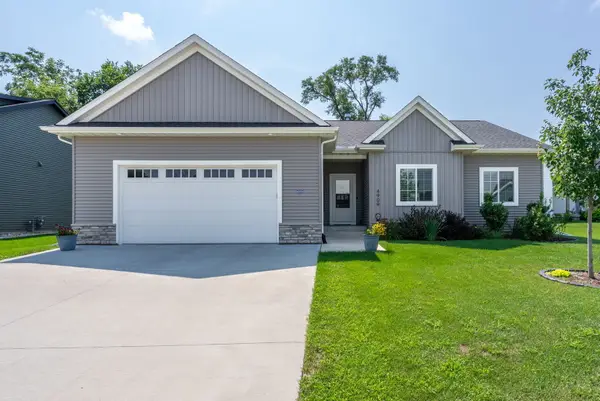 4909 Willow Circle, Davenport, IA 52806