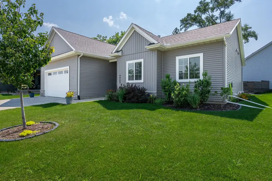 4909 Willow Circle, Davenport, IA 52806 - #2