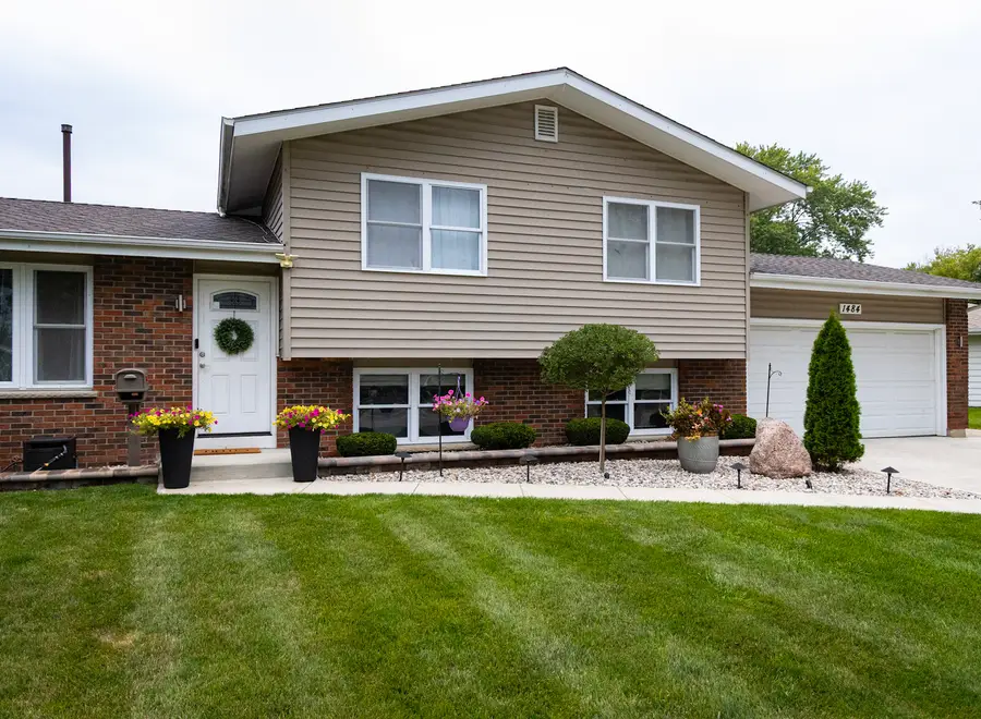 1484 Royal Boulevard, Elgin, IL 60123 - #2