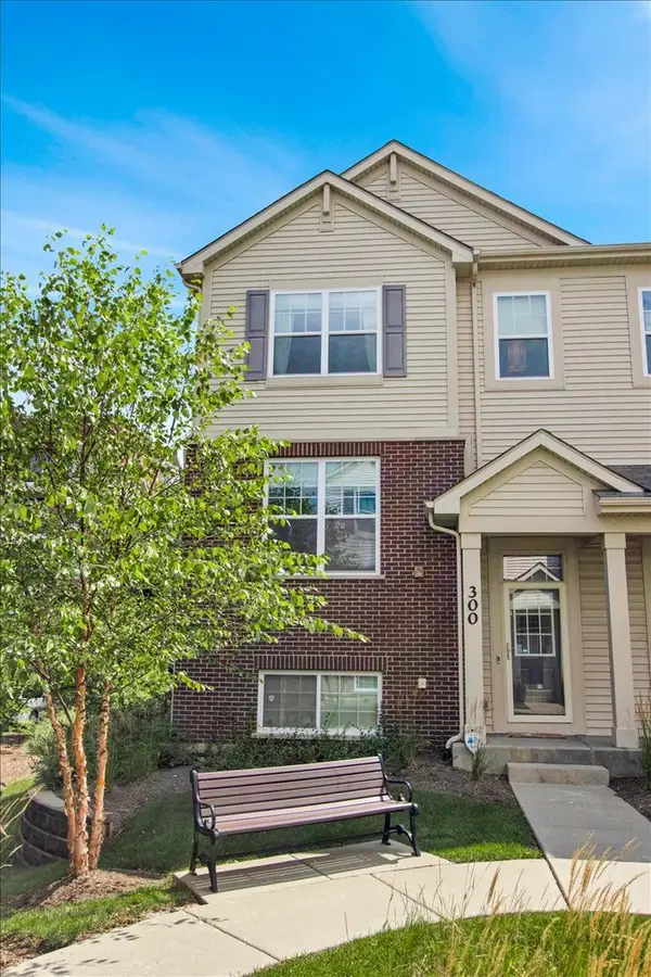 300 Lexington Lane, Rolling Meadows, IL 60008