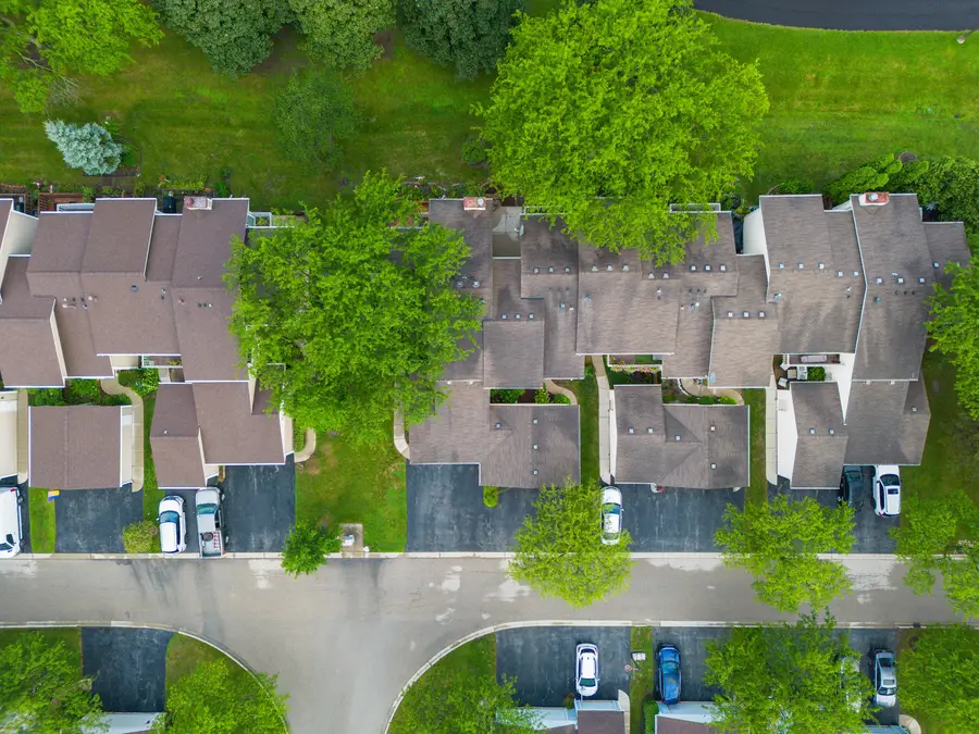 1044 Cumberland Court, Vernon Hills, IL 60061 - #2