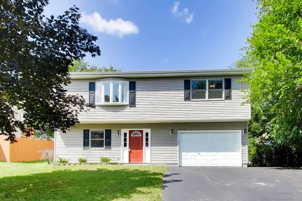 5418 Hillside Drive, McHenry, IL 60050