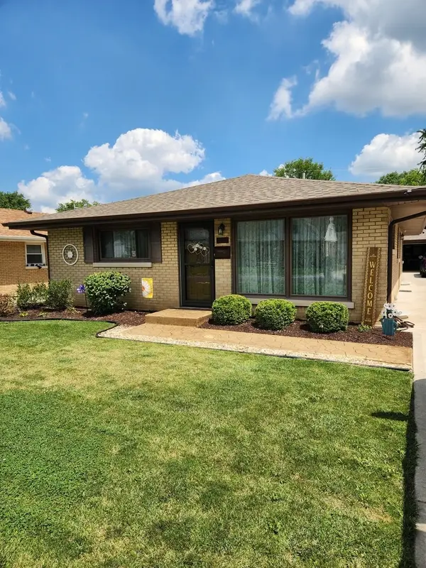1910 Oakland Avenue, Crest Hill, IL 60403