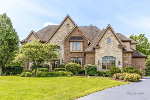 37W209 Deer Pond Court, St. Charles, IL 60175