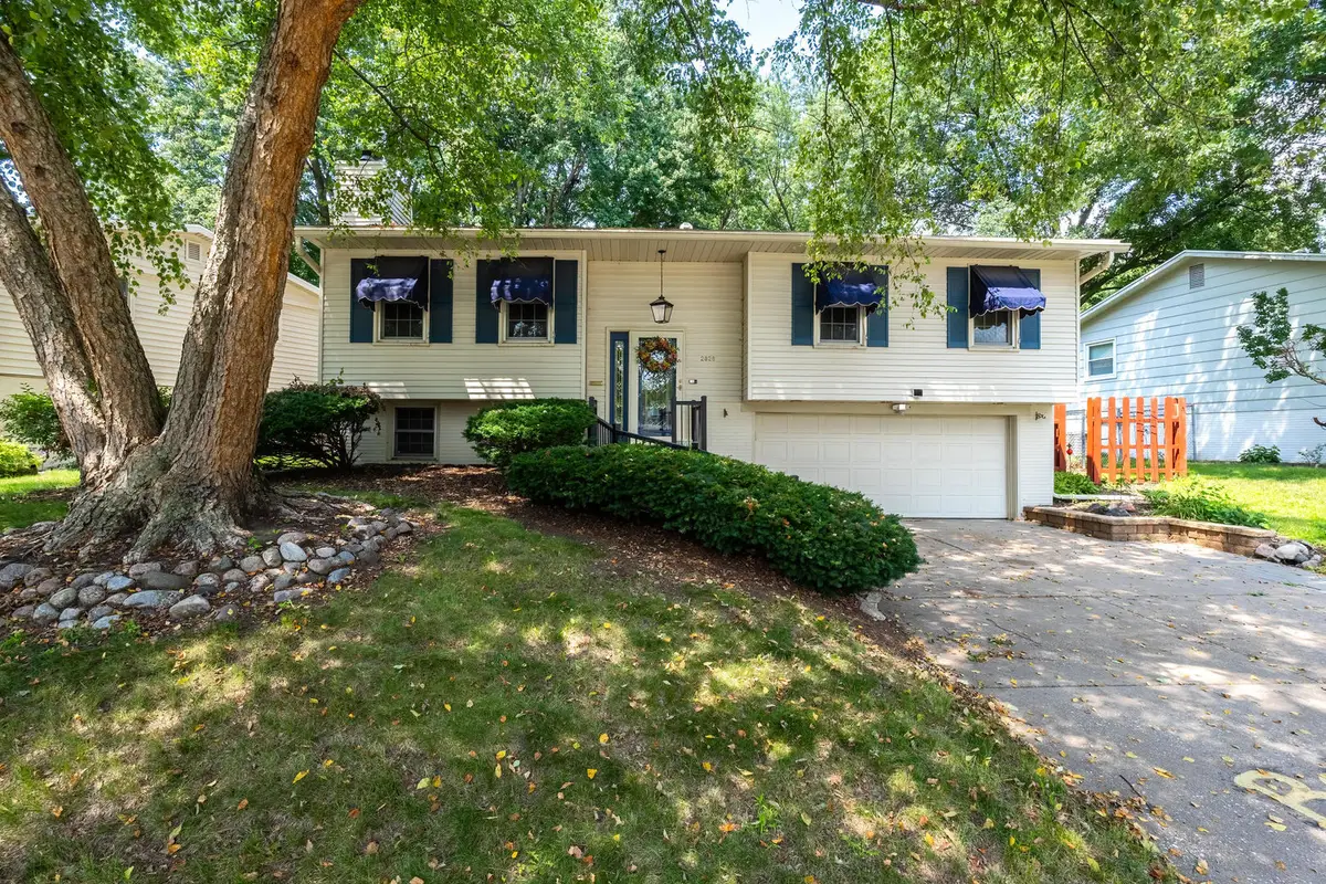 2928 Oxford Drive, Bettendorf, IA 52722 - #1