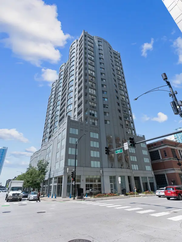 600 N Dearborn Street #602, Chicago, IL 60654