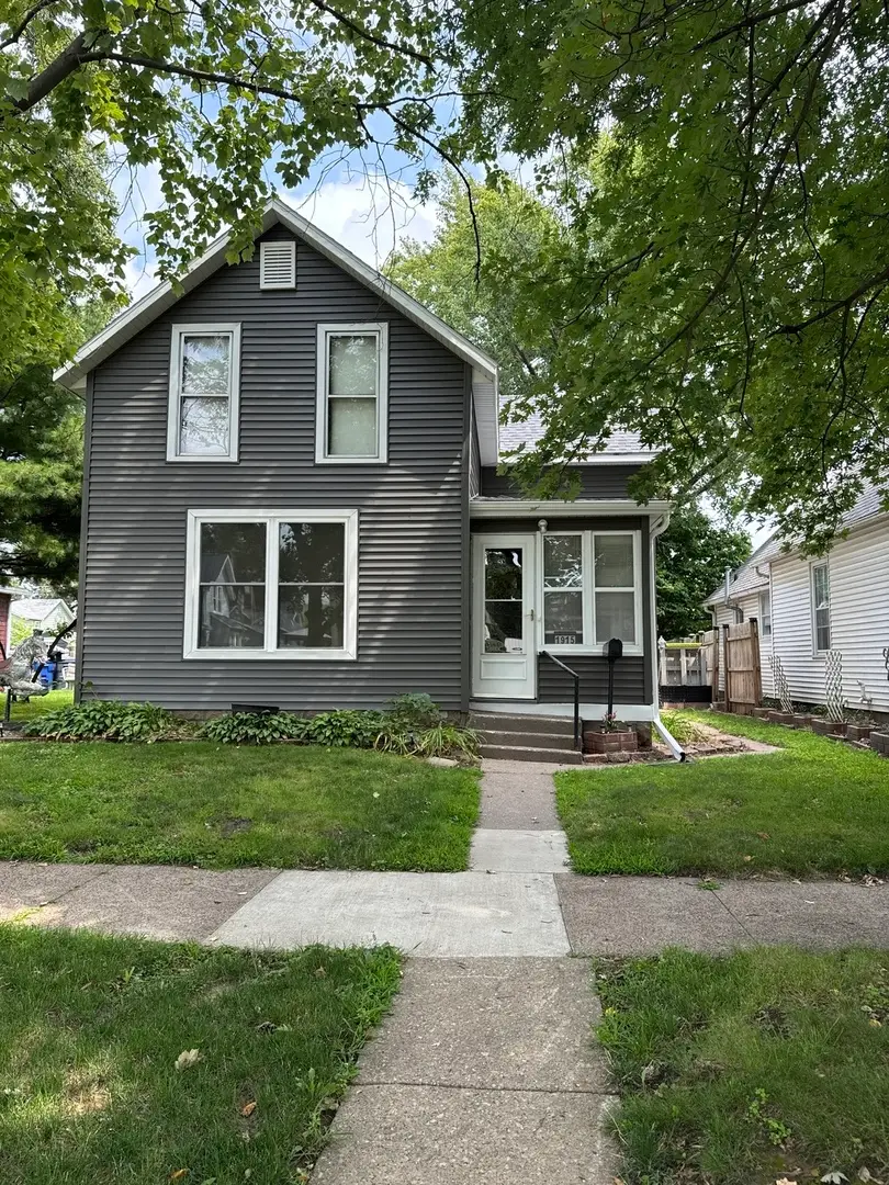1915 Pershing Boulevard, Clinton, IA 52732 - #1