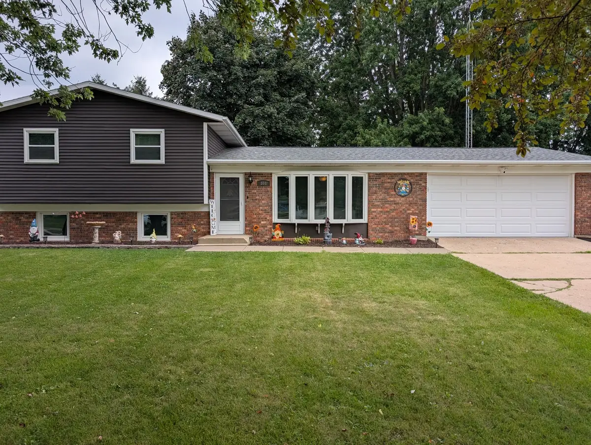 808 Virginia Avenue, Lena, IL 61048 - #1