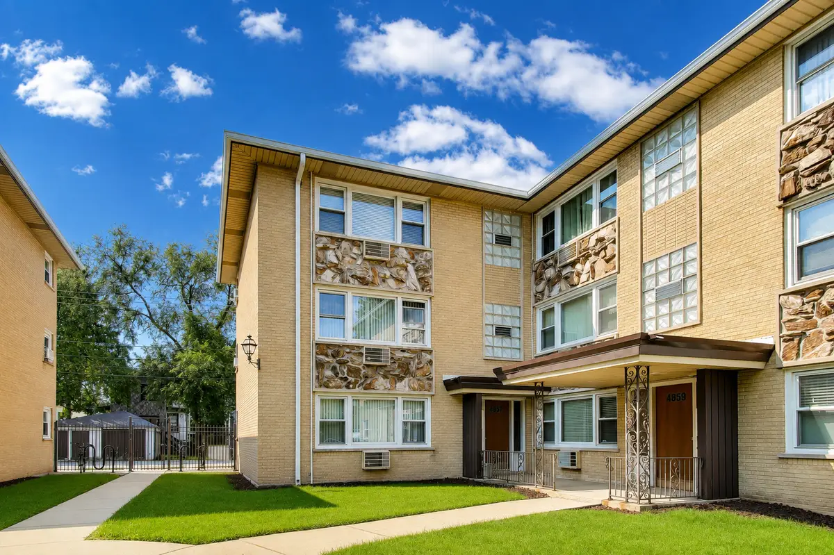 4857 W Byron Street #103W, Chicago, IL 60641 - #1