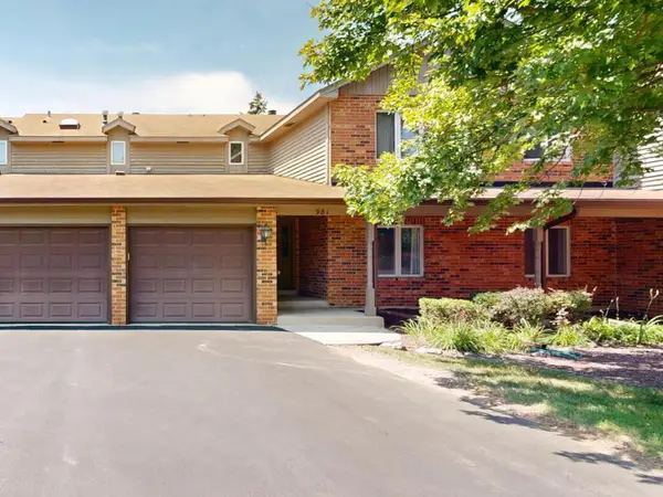 981 West Court #A, Naperville, IL 60563