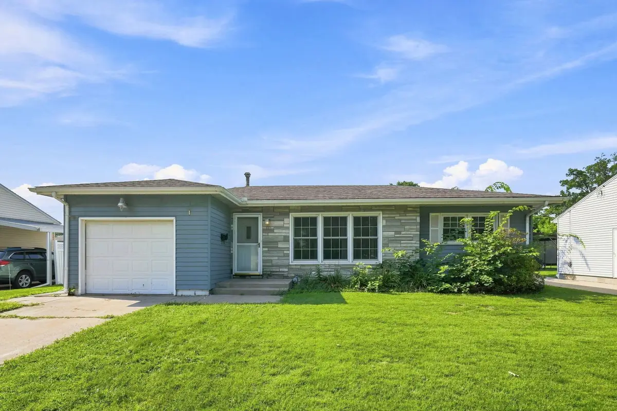 550 28th Avenue, East Moline, IL 61244 - #1