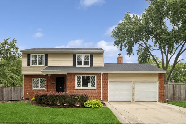 1050 E Kitson Drive, Palatine, IL 60074