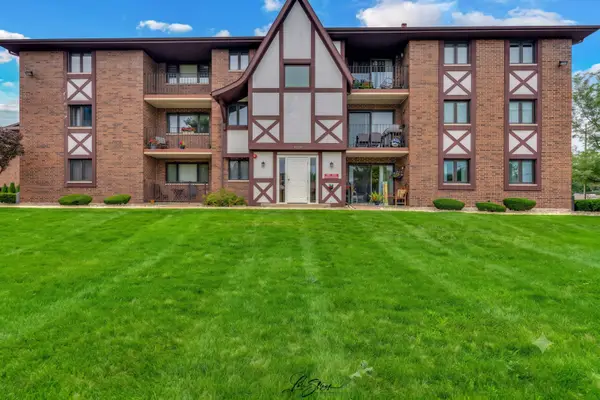 10521 S Roberts Road #1B, Palos Hills, IL 60465