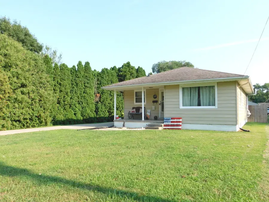 213 Sangamon Street, Streator, IL 61364 - #2