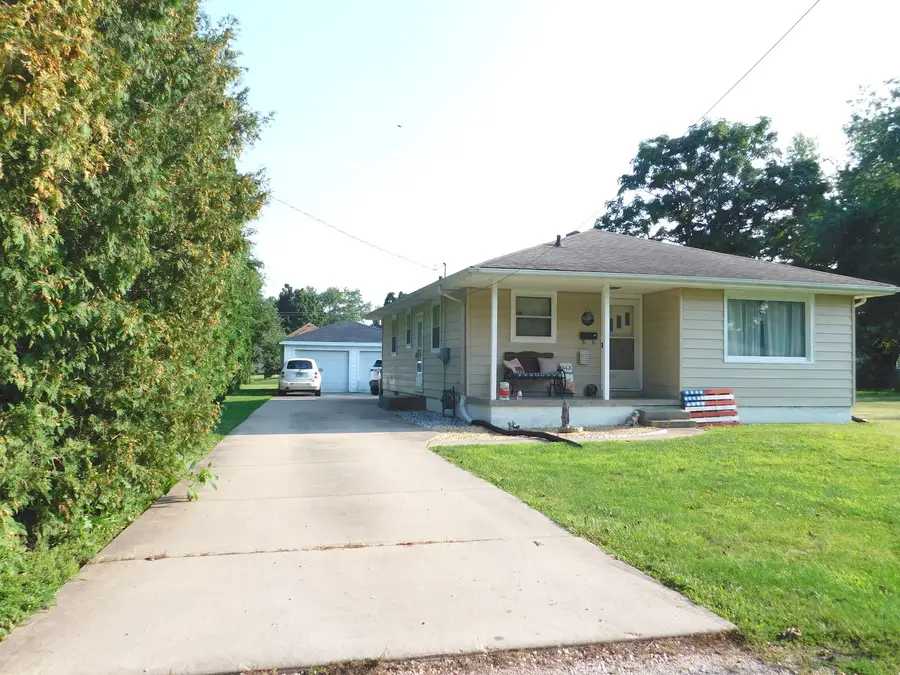 213 Sangamon Street, Streator, IL 61364 - #3