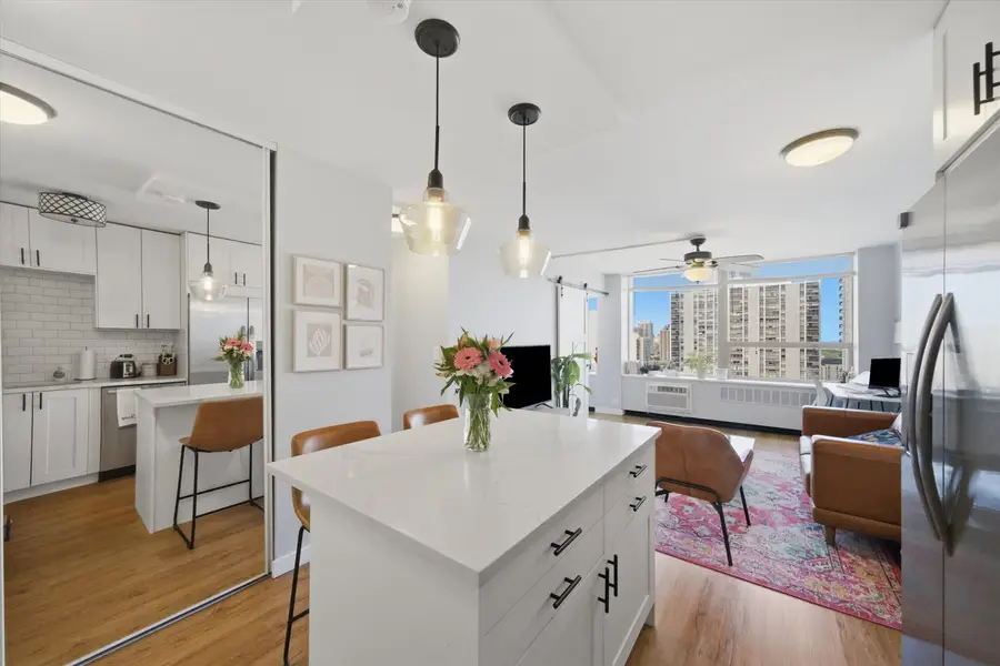 1360 N Sandburg Terrace #2104C, Chicago, IL 60610 - #2