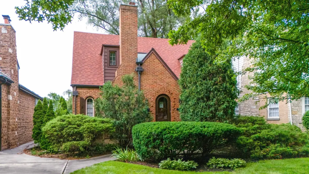 820 S Crescent Avenue, Park Ridge, IL 60068 - #1