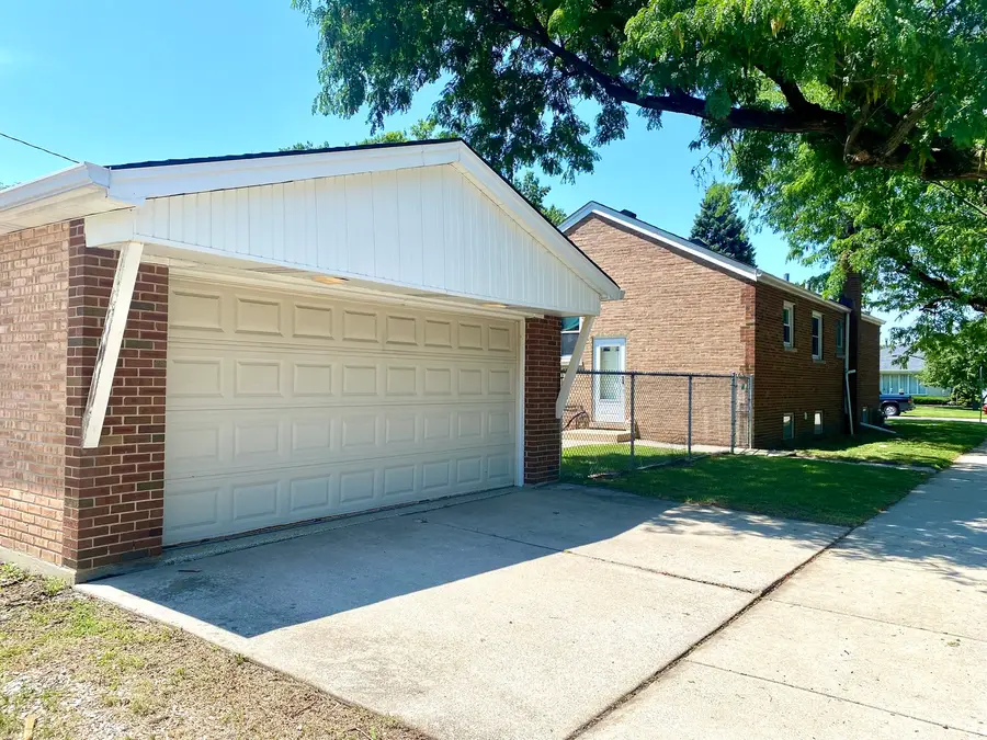 9101 Tulley Avenue, Oak Lawn, IL 60453 - #3
