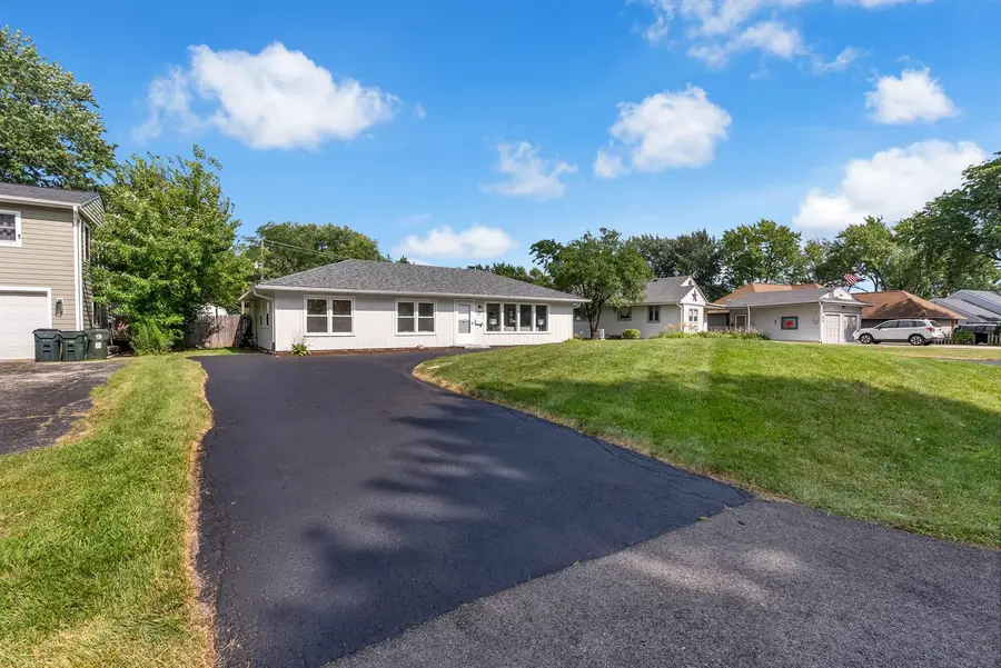 727 Skyline Drive, Barrington, IL 60010 - #2