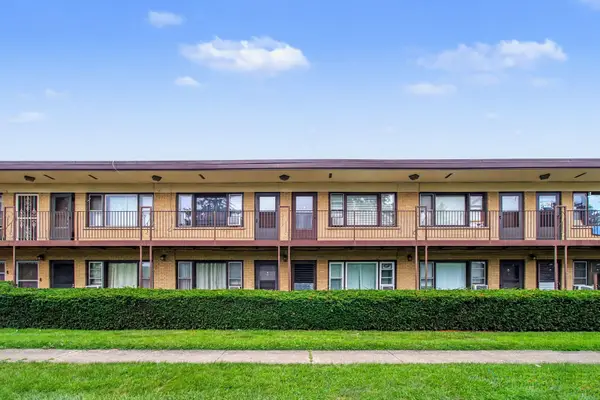 34 King Arthur Court #15, Northlake, IL 60164