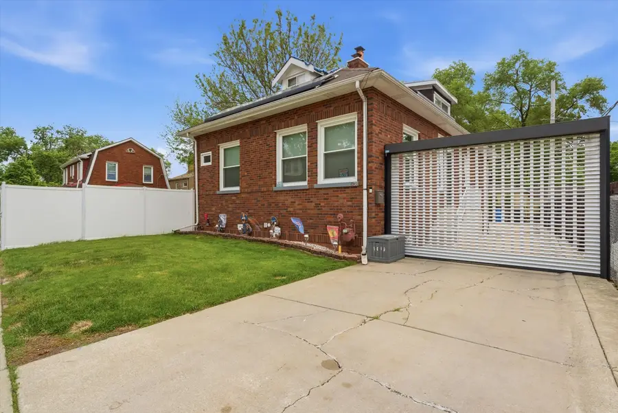 1615 W Beverly Glen Parkway, Chicago, IL 60643 - #3