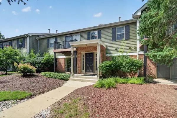 1531 Raymond Drive #101, Naperville, IL 60563
