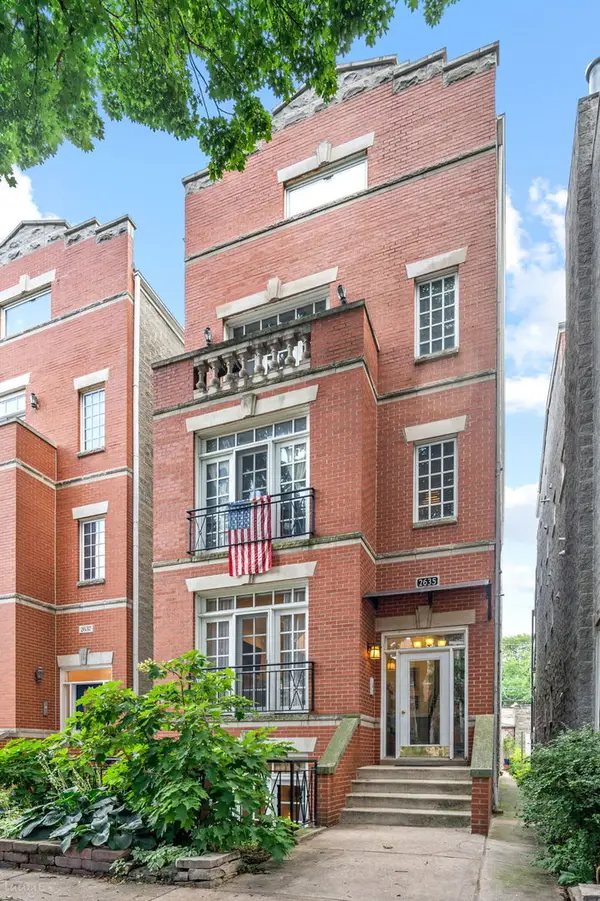 Address Withheld By Seller, Chicago, IL 60614