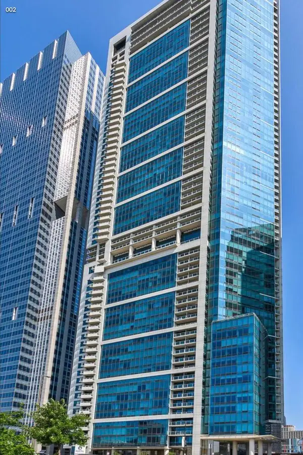 340 E Randolph Street #4802, Chicago, IL 60601